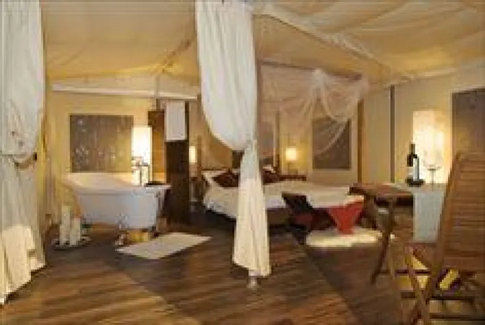 Bild: Ade Camping, grüezi Glamping – Luxus-Camping in der Schweiz mit Camp2Relax