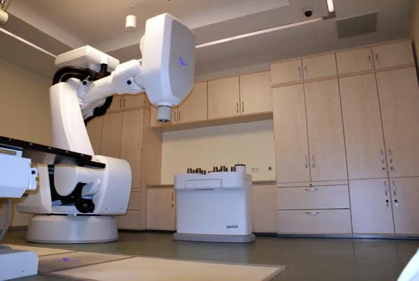 Bild: CyberKnife Zentrum Norddeutschland behandelt erste Patienten