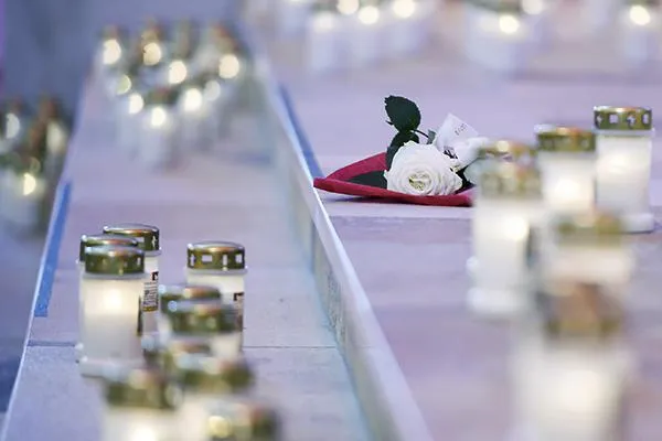 501 Kerzen zum Gedenken an die Liebenauer Euthanasieopfer Bild: 501 Kerzen zum Gedenken an die Liebenauer Euthanasieopfer