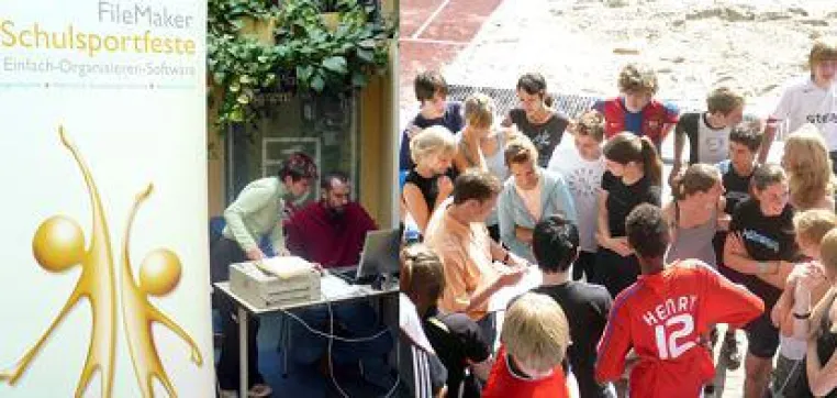 Innovationsoffensive an rund 3.000 deutschen Schulen: Lehrer setzen auf „FileMaker Schulsportfeste“ Bild: Innovationsoffensive an rund 3.000 deutschen Schulen: Lehrer setzen auf „FileMaker Schulsportfeste“