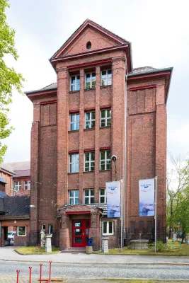 Bild: 30 Jahre UNIVERSAL Gebäudemanagement: Berliner Unternehmen aus Köpenick feiert Jubiläum