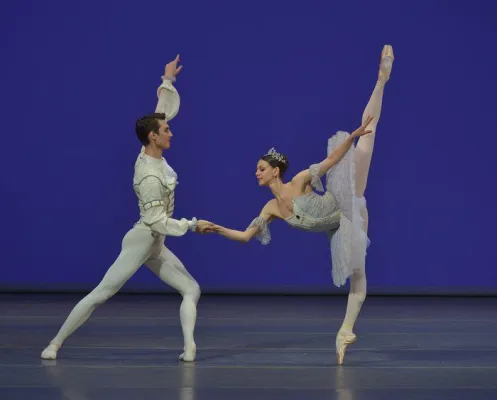 Ballett-Gala "Young Ballet of the World" Spitzentreffen der jungen Stars des Balletts Bild: Ballett-Gala "Young Ballet of the World" Spitzentreffen der jungen Stars des Balletts