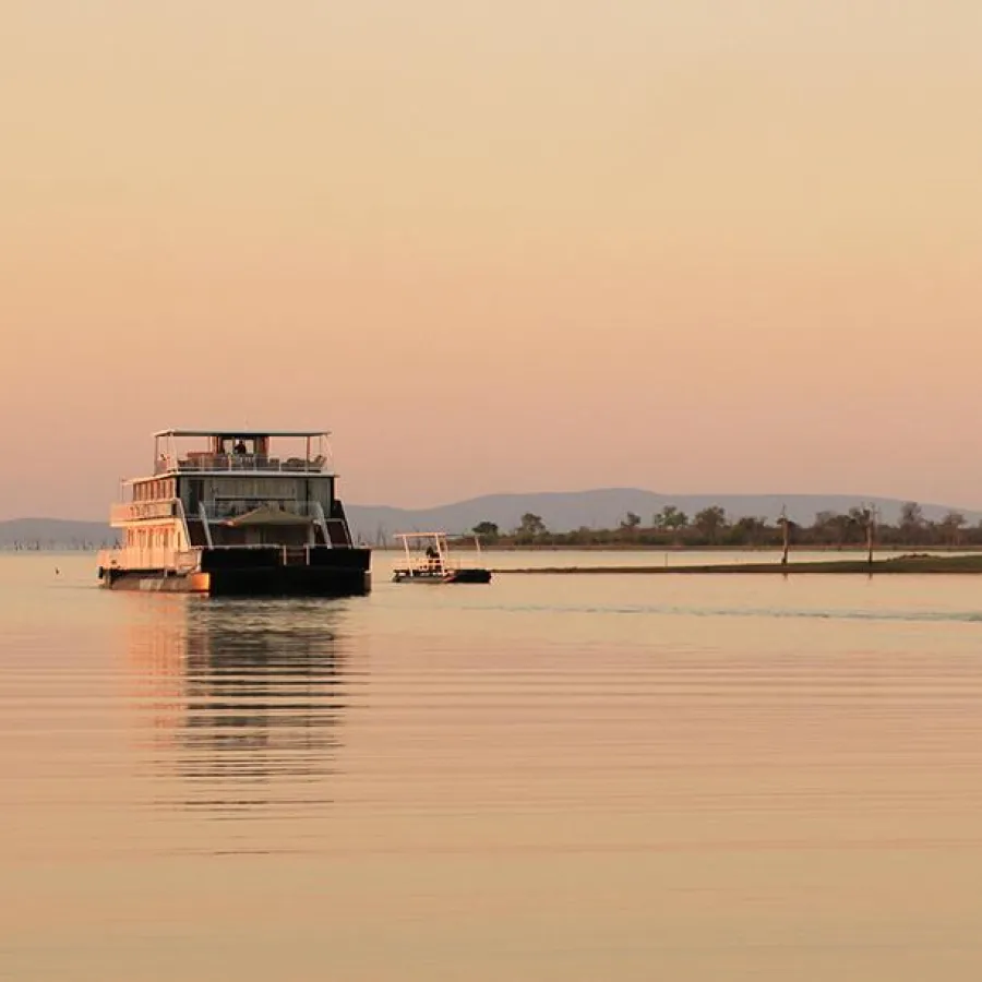 Umbhoza Hausboot auf dem Lake Kariba