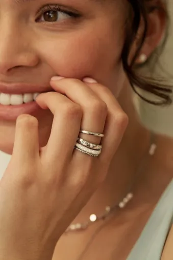 Erinnerungen, die bleiben: Victoria Schmuck launcht die Beach Kollektion 2026 Bild: Erinnerungen, die bleiben: Victoria Schmuck launcht die Beach Kollektion 2026