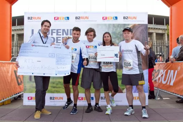 Bild: Über 80.000 Teilnehmer liefen beim B2RUN für den guten Zweck zur Unterstützung von „RTL – Wir helfen Kindern“