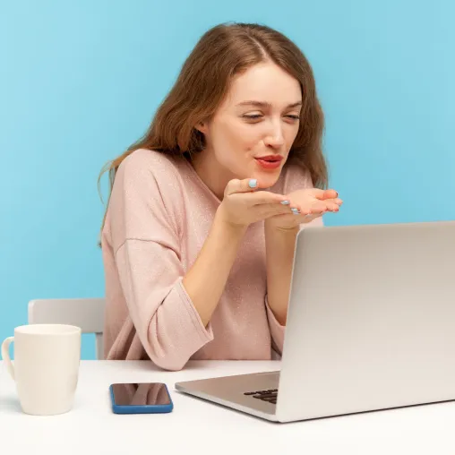 Bild: Die Singlebörse Dating Cafe reagiert auf Social Distancing und ermöglicht ab sofort Video-Dating