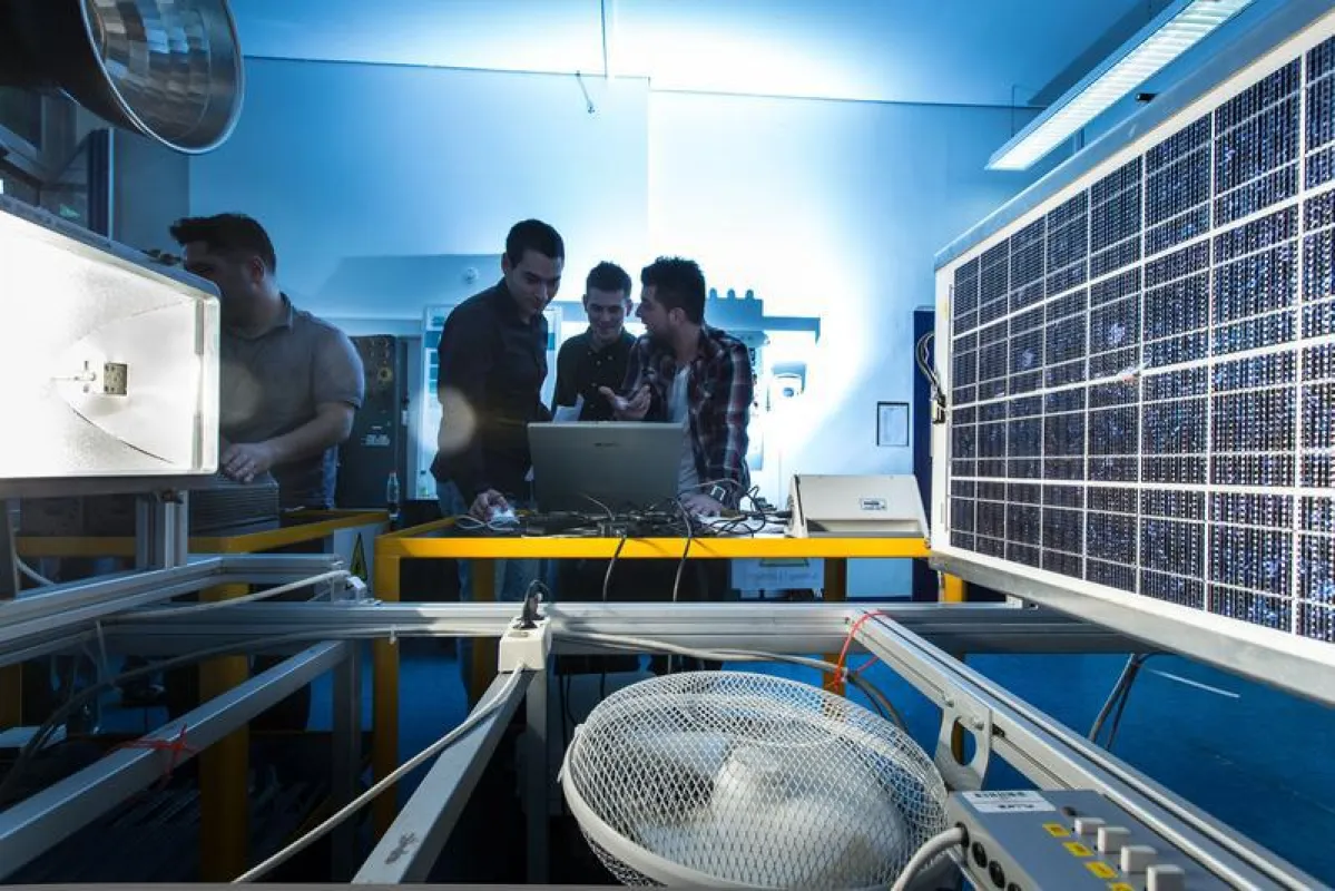Praxisnah Elektrotechnik studieren an der Beuth Hochschule (Beuth Hochschule/Ernst Fesseler)