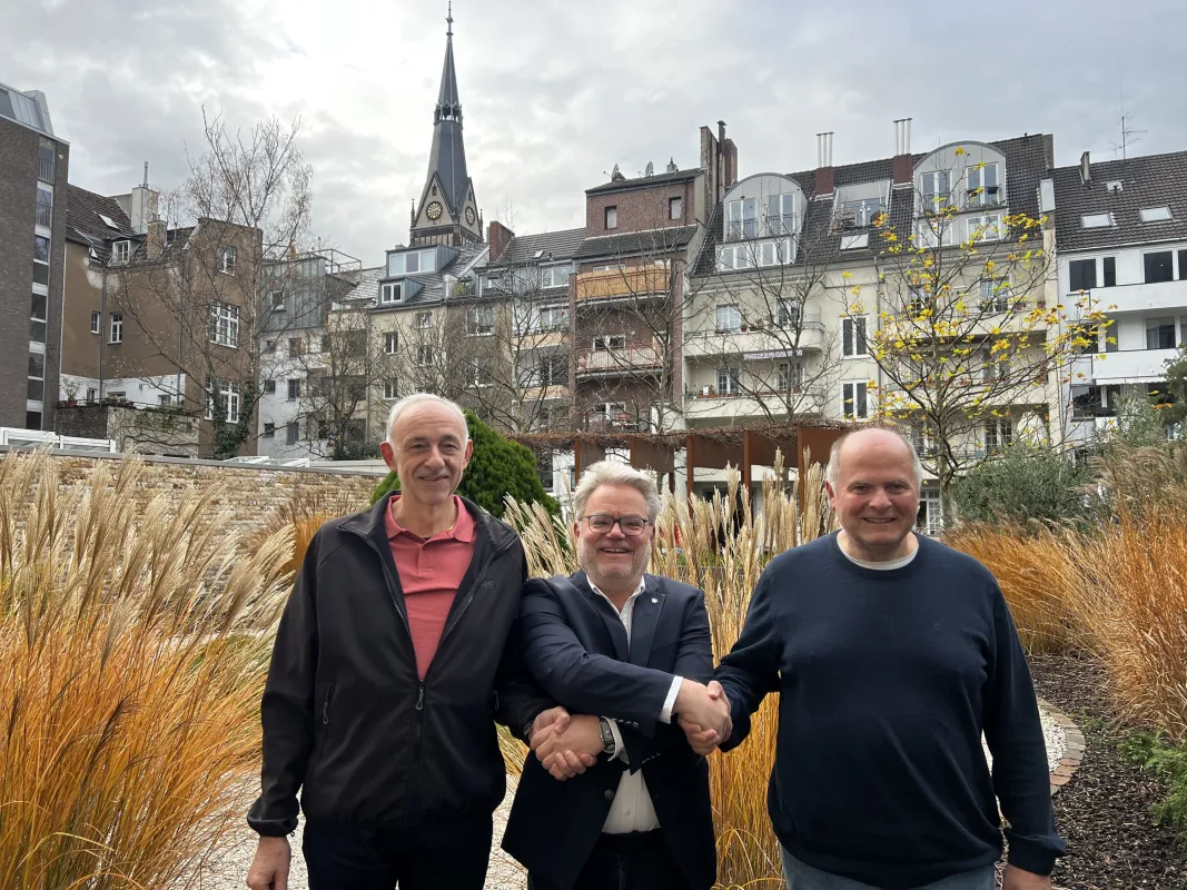 Jürgen Lutz, GF JOIN(+); Felix Binsack, GF TIMETOACT Group, Erich Anhut, GF JOIN(+) (v.l.). (© TIMETOACT GROUP)