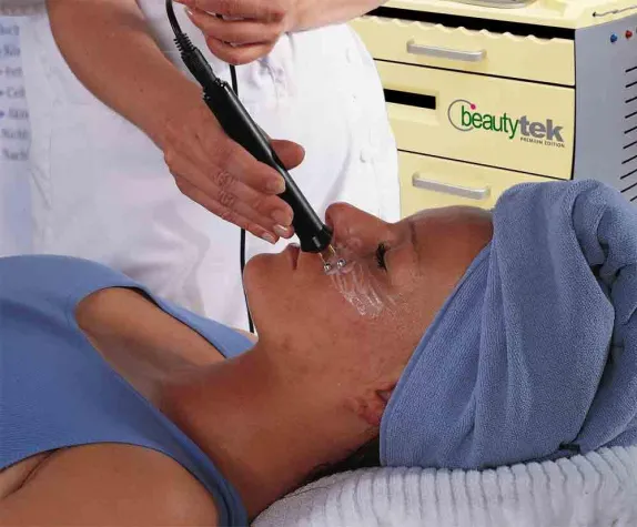 Bild: Neue Anti Aging Methoden: Hautverjüngung ohne OP