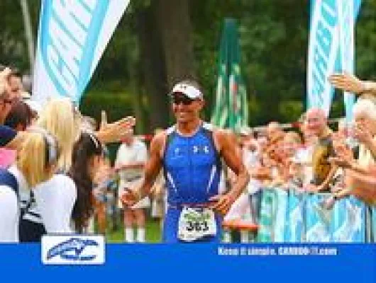 Bild: Carboo4U sieht Macca, Chris McCormack beim 5. Merck-Heinerman Triathlon 2009 mit deutlichem Vorsprung gewinnen