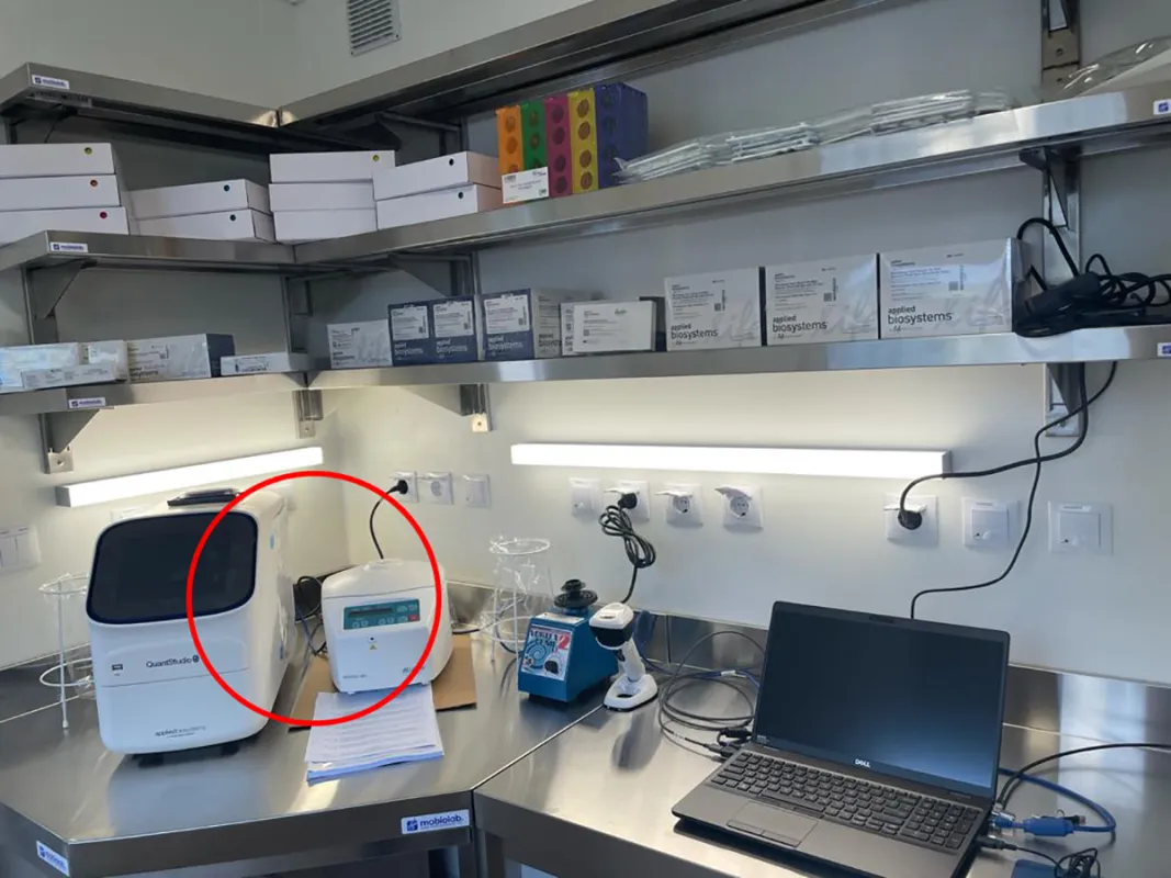 mobiles PCR Labor