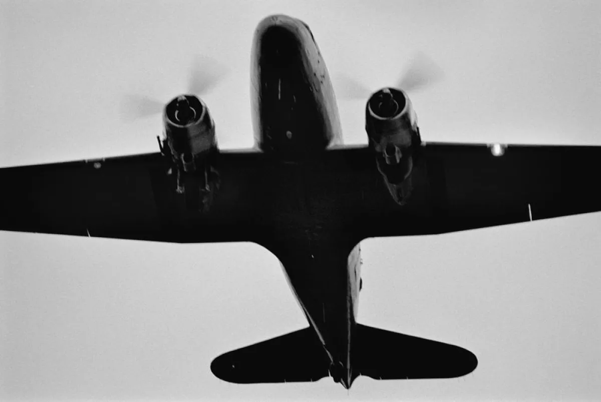 Rosinenbomber, 2007, Gelatin Silver Print