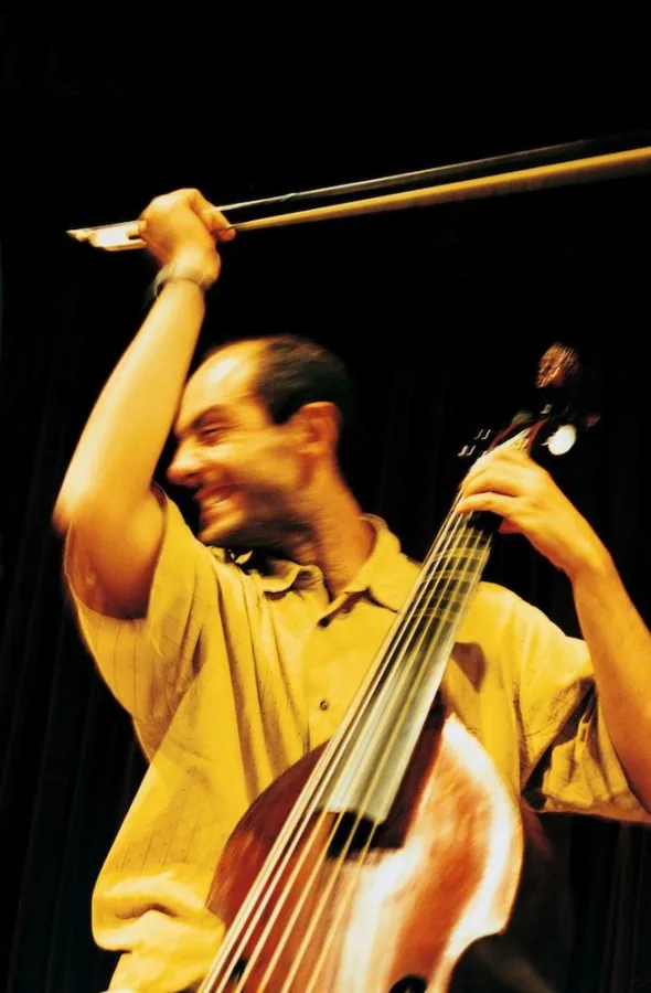 Paolo Pandolfo an der Gambe in Aktion