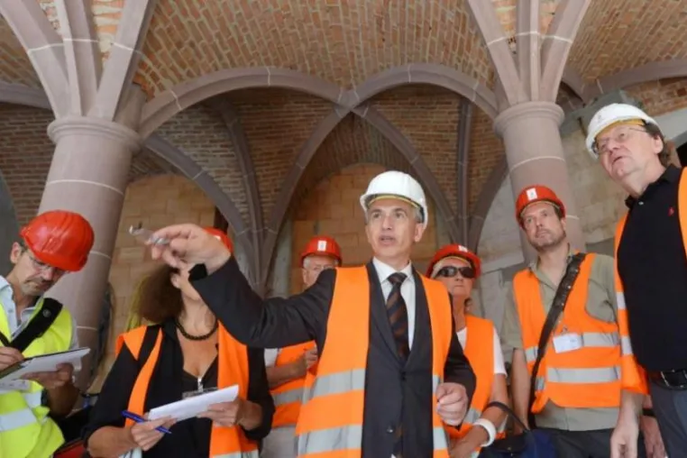 Oberbürgermeister Feldmann informierte sich über den Baufortschritt des Altstadtprojektes Bild: Oberbürgermeister Feldmann informierte sich über den Baufortschritt des Altstadtprojektes