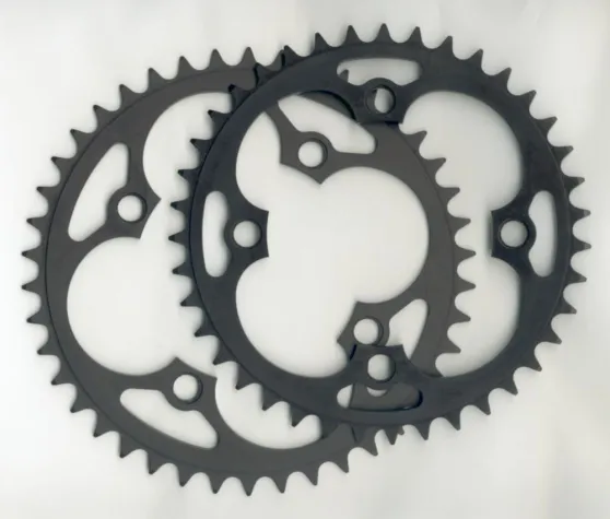 Bild: Einsamer Wolf mit kraftvollen Zähnen - Kettenblätter für die Rohloff Speedhub