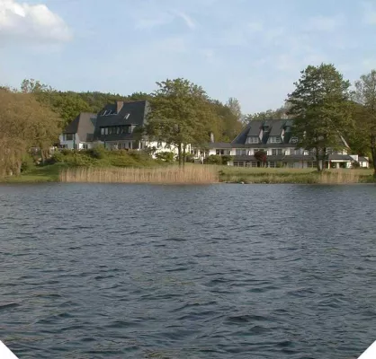 Bild: Auszeichnung für das Seehotel Töpferhaus in Alt Duvenstedt