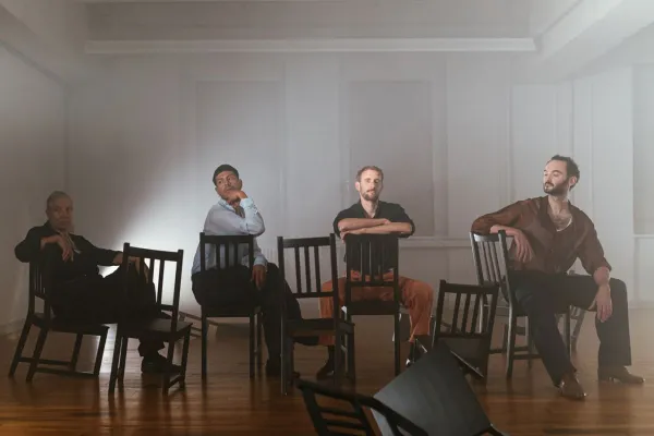 B.R.A.Z.D.A . Tanz-Hommage an einen letzten Zeugen des Rosa Winkels im Konzentrationslager Bild: B.R.A.Z.D.A . Tanz-Hommage an einen letzten Zeugen des Rosa Winkels im Konzentrationslager