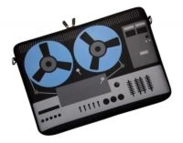 Bild: Stilsicher in das neue Jahr mit dem Retro Notebook-Sleeve von DIGITTRADE