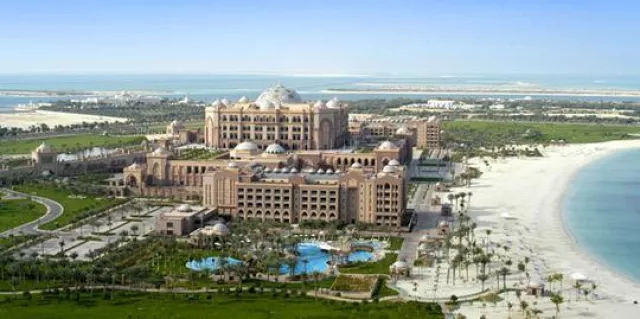 TV-Tipp: „Das Traumhotel“ in Abu Dhabi, 2. Februar, ARD und ORF2 Bild: TV-Tipp: „Das Traumhotel“ in Abu Dhabi, 2. Februar, ARD und ORF2