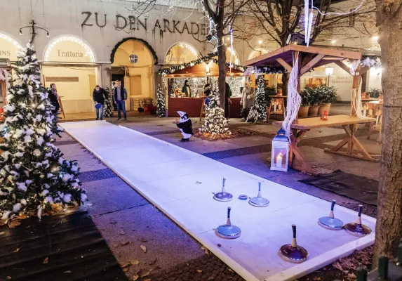 Bild: 2. STROH-Winterwelt lädt mit Eisstock-Schießen und Winter-Bar ins Nikolaiviertel ein