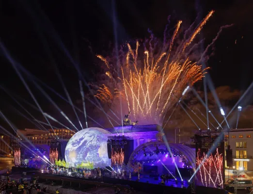 Bild: Berlin feiert 30 Jahre Mauerfall mit Installationskunst und großer Bühnenshow