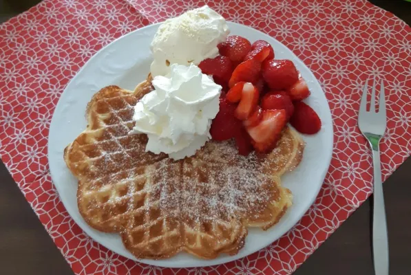 Bild: Ein leckeres Erdbeerfest im Seniorenzentrum Martinshaus