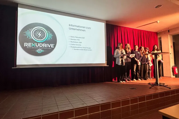 Bild: Junge Unternehmer überzeugen in der "Höhle der Löwen" am Viscardi-Gymnasium