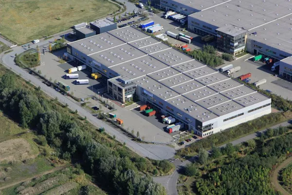 LEHNKERING investiert in neue Kapazitäten für temperaturempfindliche Produkte in Hamburg-Altenwerder Bild: LEHNKERING investiert in neue Kapazitäten für temperaturempfindliche Produkte in Hamburg-Altenwerder