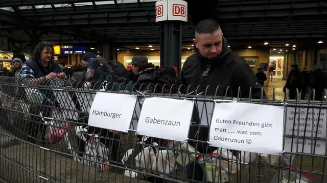 Bild: Tierschutzpartei engagiert sich weiter am Hamburger Gabenzaun