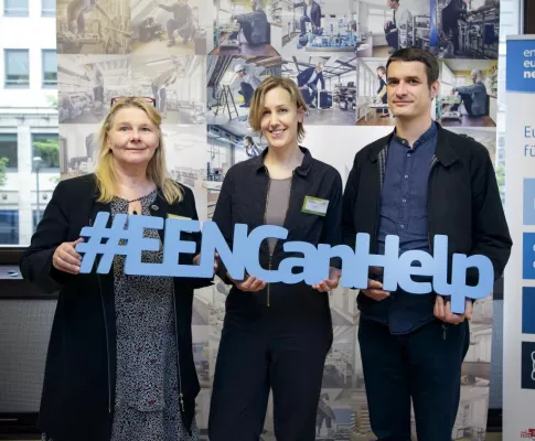 Bild: NRW.Europa-Team unterstützt Startup – Mit Barfußschuhen auf dem Erfolgsweg