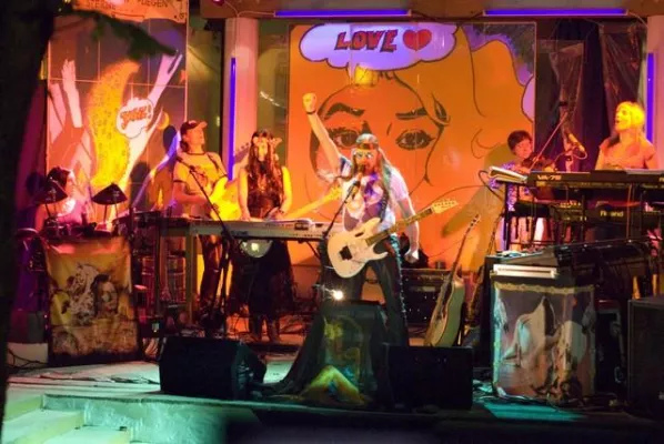 Bild: 2 Festival-Videos bringen die Atmosphäre des 'Spirit of Woodstock Festival 2009' ins Internet