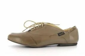 Bild: Schnürschuhe in Übergrößen für Damen - passend zu vielen Anlässen und Outfits