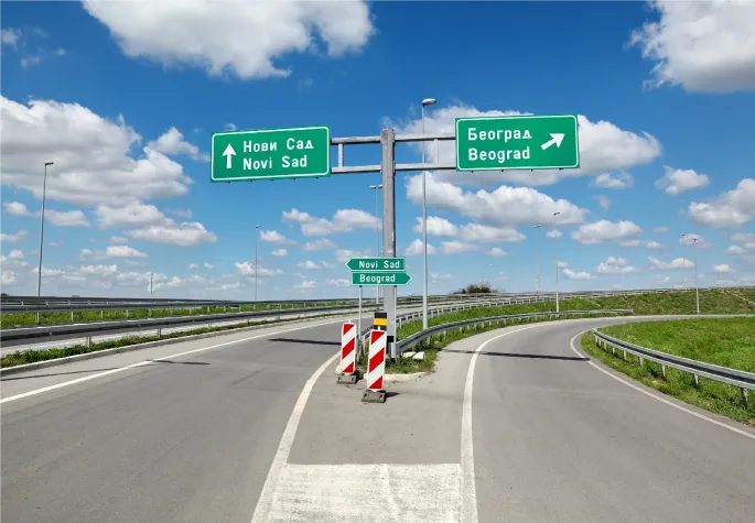 Bild: LKW-Transporte nach Serbien für Pharmatransporte, medizinische Ausrüstung und Umzugstransporte