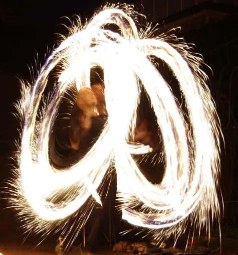 Bild: MAD-HIAS und seine Feuershow - ein exklusiver Feuerkünstler