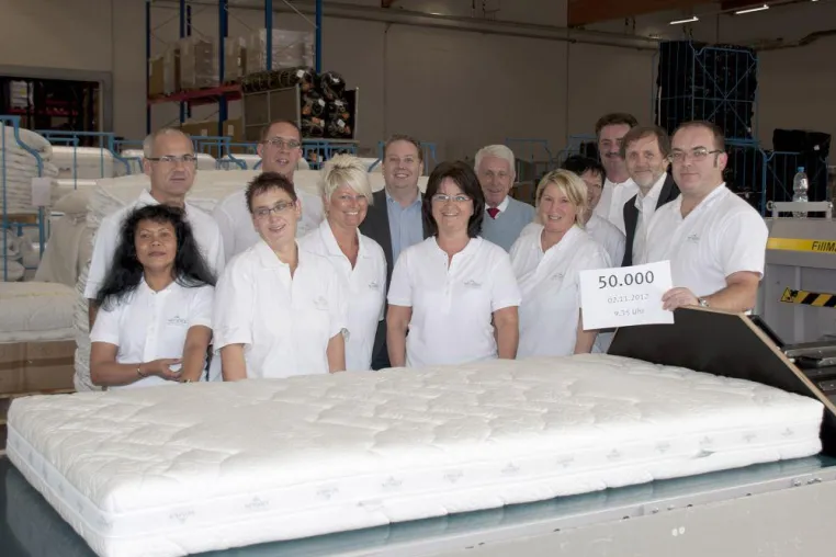 Fünfzigtausendste Wenatex-Matratze in Ranshofen produziert Bild: Fünfzigtausendste Wenatex-Matratze in Ranshofen produziert
