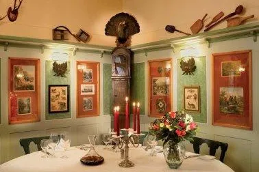 Bild: Weihnachtsstimmung mit romantischer Eleganz in historischem Ambiente - Romantik Hotel Post in Villach