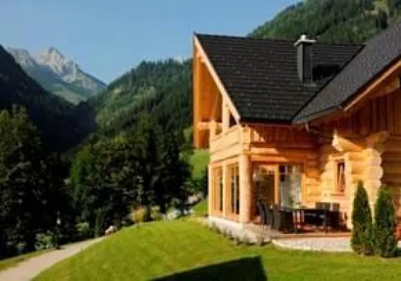 Bild: Das alpine Dorf "Wood Ridge" meldet Launch auf dem deutschsprachigen Markt