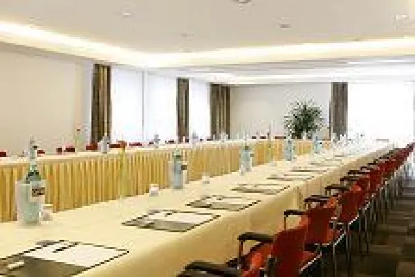 Bild: Ausgezeichnet Tagen im QUALITY HOTEL AMBASSADOR HAMBURG
