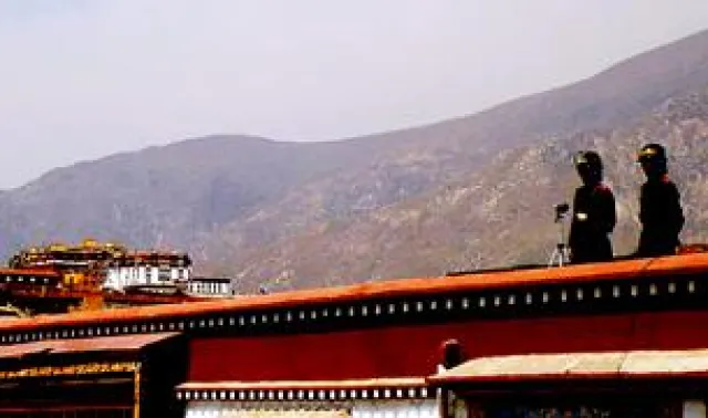 Bild: "Rückkehr nach Lhasa, um die aktuelle Lage in Augenschein zu nehmen",von Tsering Woeser
