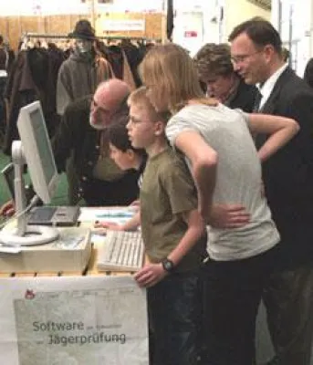 Bild: Software zur Simulation der Jägerprüfung auf der Messe \"Jagen und Fischen\" in München vorgestellt