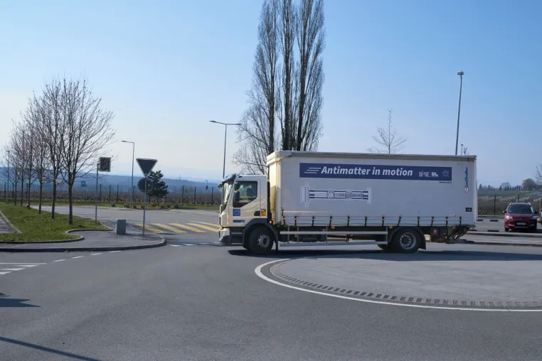 Bild: Erstmals Antiprotonen transportiert