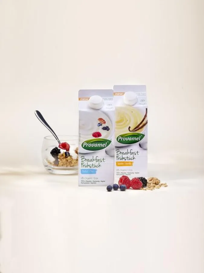 Frischer Start in den Tag:  Mit den Joghurtalternativen 'Frühstück' zum Schütten