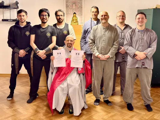 Bild: Weltweit erster 11. Mönchsgrad im Wing Chun Kung Fu an Abt Chi Sim verliehen