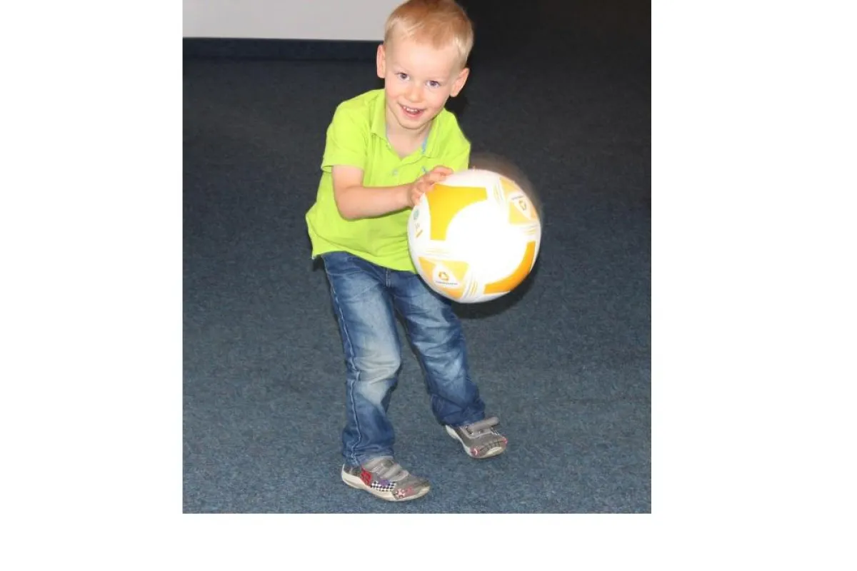 Ben mit seiner Orthoprothese