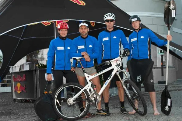 Bild: Der Dolomitenmann 2010: Das Team der Detektei Ulm