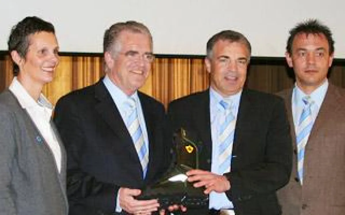Konnten mit Stolz hervorragende Zahlen über das Geschäftsjahr 2007 von HAIX® vorstellen (v.l.): Personalchefin Helga van Saan,  Prokurist (Geschäftsleitung Technik) Franz Xaver Haimerl,  Geschäftsführ