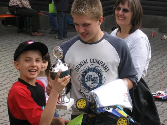 Bild: RC-Car Qualifikatitonslauf für Kids bis 15 Jahre bei Modellbau Profi - Darmstadt