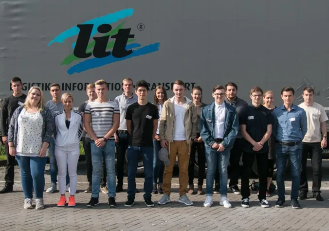 L.I.T. heißt 17 neue Azubis willkommen Bild: L.I.T. heißt 17 neue Azubis willkommen