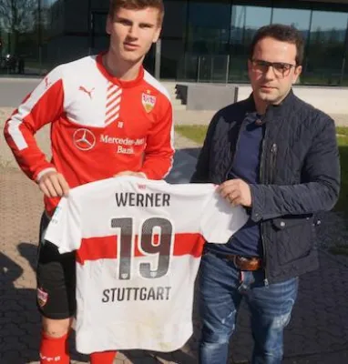Bild: Das Laufteam emotioncase und die "Aktion Spielertrikot für Kinderlachen" machen gemeinsame Sache