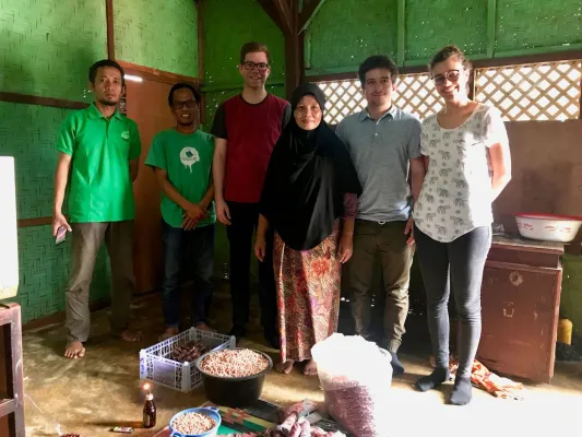 Bild: Schockierende Armut und herzliche Gastfreundschaft im indonesischen Slum